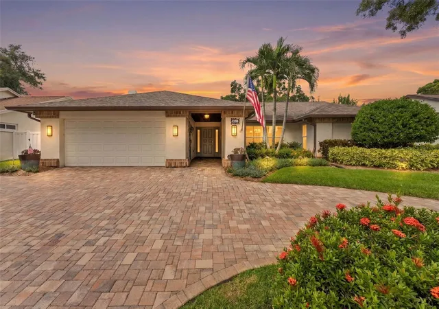 Photo 1 of Single family home for sale at 531 Walker Rd, Safety Harbor, FL 34695 | MLS# TB8548099 | Listing updated on 2026-10-01