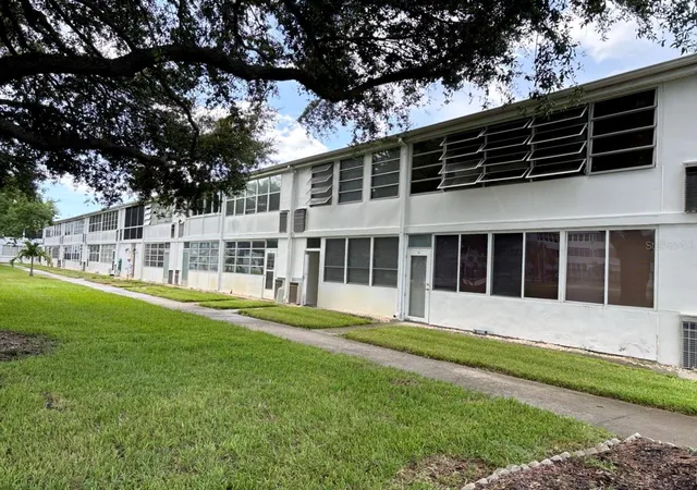Photo 2 of Condo for sale at 1000 79th Avenue N #102, Saint Petersburg, FL 33702 | MLS# TB8548100 | Listing updated on 2026-09-13