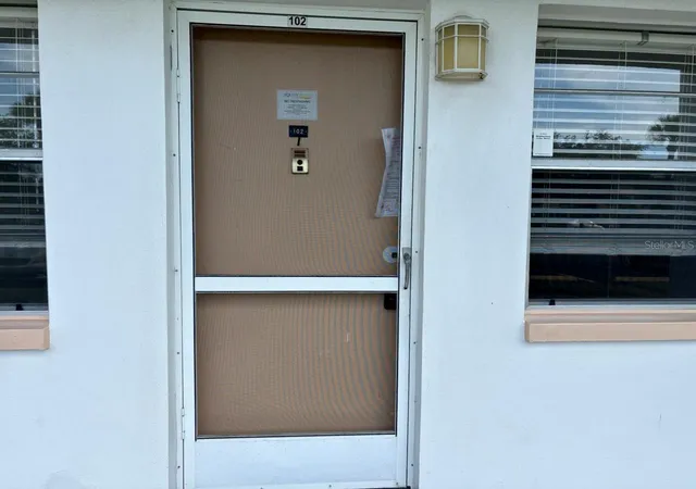 Listing Photo 4 - Condo for sale in building located at 1000 79Th Ave N, ST PETERSBURG, FL 33702 - Unit #102