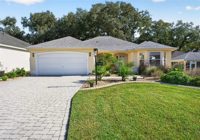 Photo 2 of Single family home for sale at 1454 San Clemente Ct, Lady Lake, FL 32159 | MLS# G5117722 | Listing updated on 2026-09-25