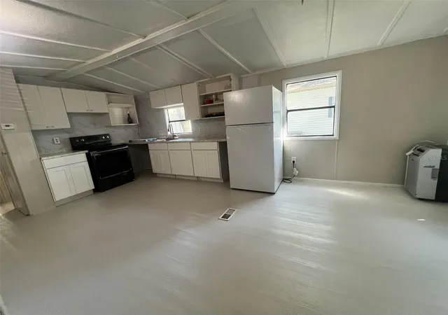 Photo 3 of Manufactured home for sale at 3000 Clarcona Rd #551, Apopka, FL 32703 | MLS# O6441357 | Listing updated on 2026-09-13