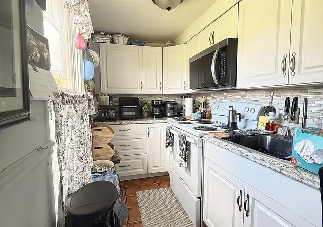 Photo 3 of Single family home for sale at 601 Club Cir, Lakeshore, FL 33854 | MLS# O6441361 | Listing updated on 2026-09-24