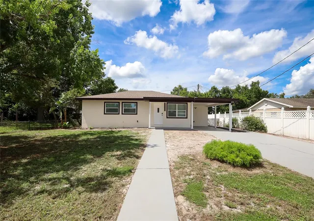 Photo 2 of Single family home for sale at 431 Hampton Ave, Lakeland, FL 33801 | MLS# TB8548118 | Listing updated on 2026-10-02