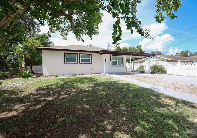 Photo 3 of Single family home for sale at 431 Hampton Ave, Lakeland, FL 33801 | MLS# TB8548118 | Listing updated on 2026-09-13