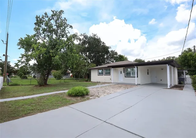 Photo 3 of Single family home for sale at 431 Hampton Ave, Lakeland, FL 33801 | MLS# TB8548118 | Listing updated on 2026-09-13