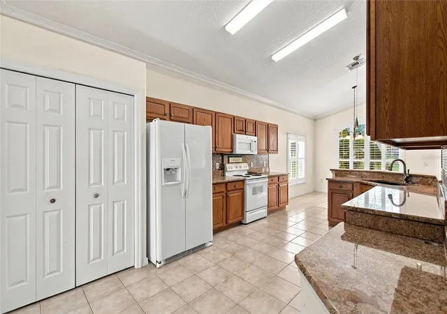 Photo 4 of Single family home for sale at 409 Royal Palm Dr, Davenport, FL 33837 | MLS# S5157447 | Listing updated on 2026-10-04