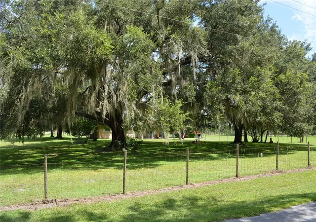 Photo 3 of Sale Pending at 7826 Cr 736, Center Hill, FL 33514 | MLS# G5117723 | Listing updated on 2026-09-19