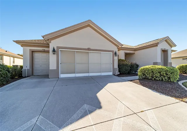 Photo 2 of Single family home for sale at 13103 Se 86th Court, Summerfield, FL 34491 | MLS# OM732157 | Listing updated on 2026-09-16