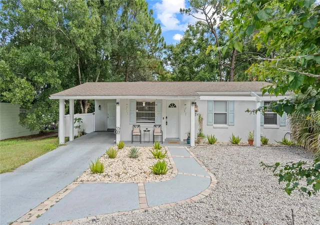 Photo 1 of Single family home for sale at 1124 W Desoto St, Clermont, FL 34711 | MLS# O6441376 | Listing updated on 2026-09-14
