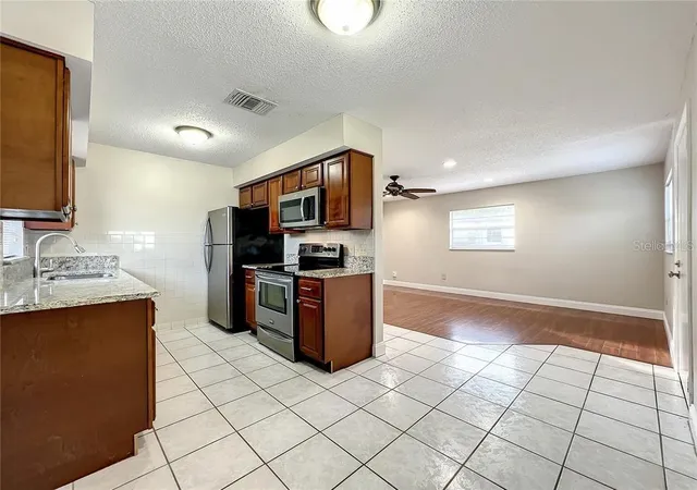 Photo 3 of House for sale at 5331 Davisson Ave, Orlando, FL 32810 | MLS# O6441377 | Listing updated on 2026-09-13
