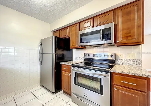 Photo 4 of House for sale at 5331 Davisson Ave, Orlando, FL 32810 | MLS# O6441377 | Listing updated on 2026-09-13