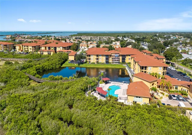 Listing Photo 4 - Condo for sale in building located at 4333 Bayside Vlg Dr, Tampa, FL 33615 - Unit #320
