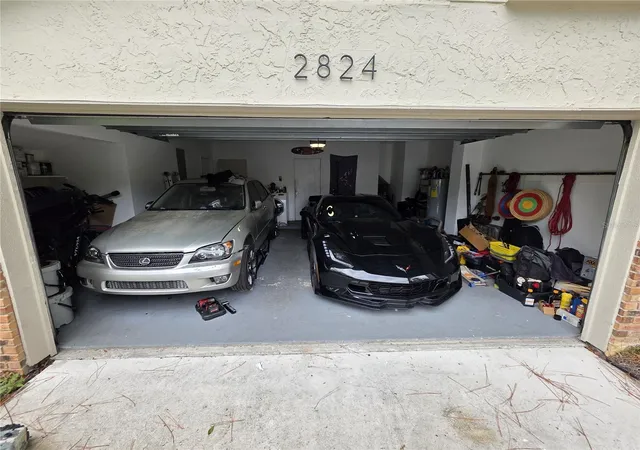 Photo 2 of Single family home for sale at 2824 Charmont Dr, Apopka, FL 32703 | MLS# S5157448 | Listing updated on 2026-09-30
