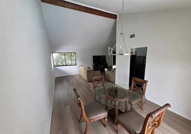 Photo 4 of Single family home for sale at 2824 Charmont Dr, Apopka, FL 32703 | MLS# S5157448 | Listing updated on 2026-09-30