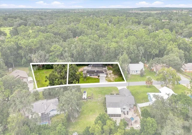 Photo 2 of Single family home for sale at 5677 W Pine Cir, Crystal River, FL 34429 | MLS# TB8548159 | Listing updated on 2026-09-14