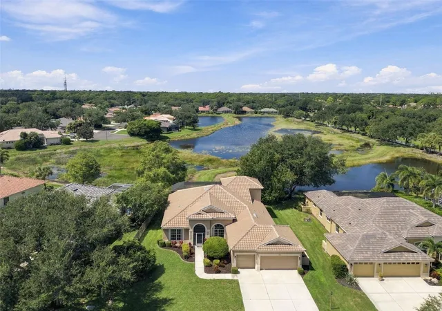 Photo 2 of Sale Pending at 130 Willow Bnd Way, Osprey, FL 34229 | MLS# TB8548160 | Listing updated on 2026-10-05
