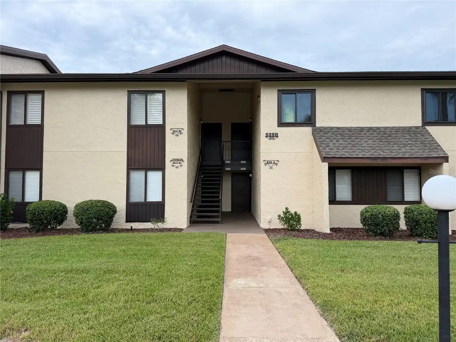 Listing Photo 2 - Condo for sale in 637 Midway Dr located at 637 Midway Dr, OCALA, FL 34472 - Unit 637 Midway Dr