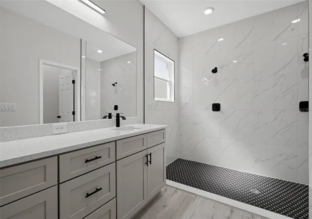 Photo 1 of Single family home for sale at 806 Lola Dr, Sebring, FL 33872 | MLS# OM732164 | Listing updated on 2026-10-23