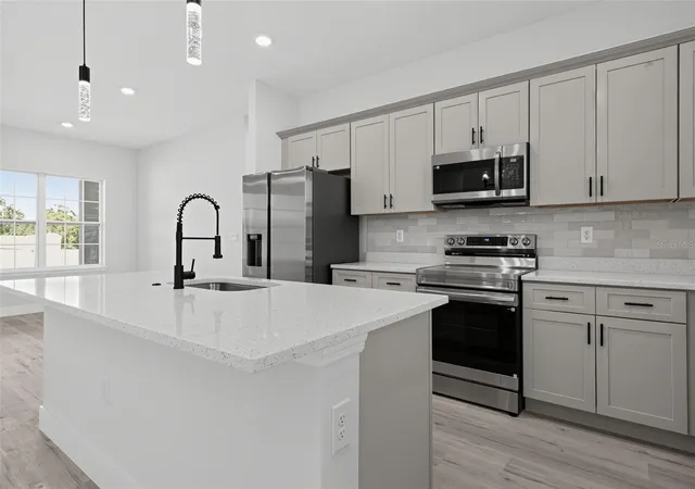 Photo 2 of Single family home for sale at 806 Lola Dr, Sebring, FL 33872 | MLS# OM732164 | Listing updated on 2026-10-23