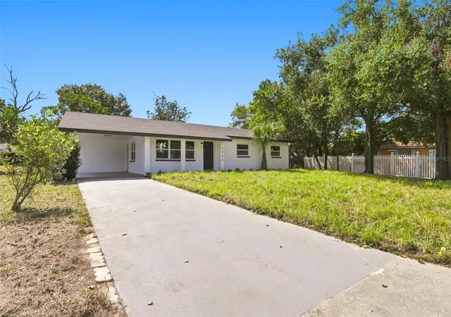 Photo 4 of Single family home for sale at 4904 Danny Boy Cir, Orlando, FL 32808 | MLS# O6441388 | Listing updated on 2026-09-13