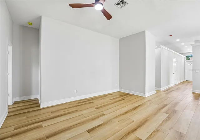 Photo 3 of Single family home for sale at 2455 Hickman Cir, Clearwater, FL 33761 | MLS# TB8548164 | Listing updated on 2026-10-04