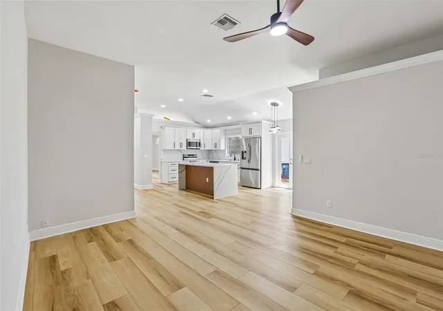 Photo 4 of Single family home for sale at 2455 Hickman Cir, Clearwater, FL 33761 | MLS# TB8548164 | Listing updated on 2026-10-04