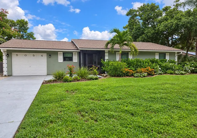 Single family home for sale at 5054 San Jose Dr, SARASOTA, FL 34235 | MLS# A4705926