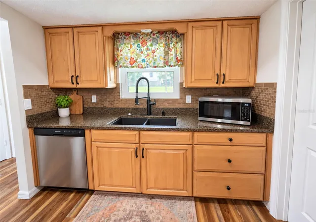 Photo 4 of Single family home for sale at 5054 San Jose Dr, Sarasota, FL 34235 | MLS# A4705926 | Listing updated on 2026-10-07