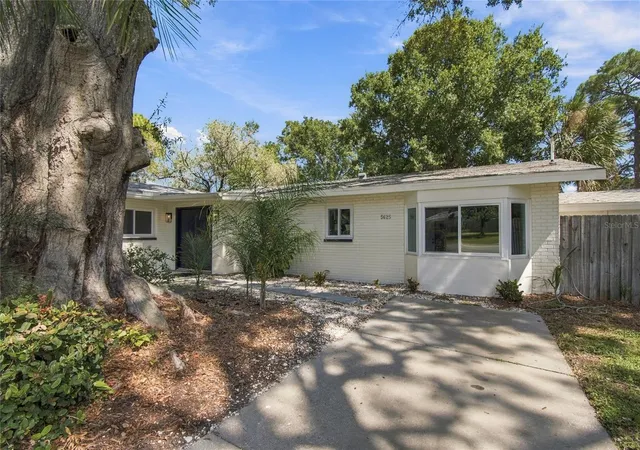 Photo 1 of Single family home for sale at 5625 Atlantic Ave N, Saint Petersburg, FL 33703 | MLS# TB8548170 | Listing updated on 2026-10-12