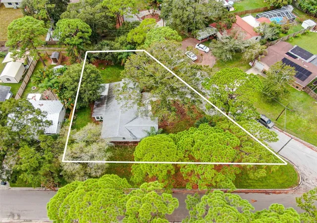 Photo 2 of Single family home for sale at 5625 Atlantic Ave N, Saint Petersburg, FL 33703 | MLS# TB8548170 | Listing updated on 2026-10-12