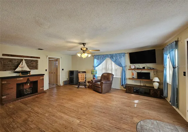 Photo 2 of Single family home for sale at 108 Dogwood St, Altamonte Springs, FL 32714 | MLS# O6441396 | Listing updated on 2026-10-29