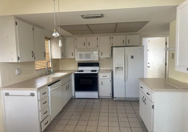 Photo 4 of House for sale at 5460 Lemon Tree Ln N, Pinellas Park, FL 33782 | MLS# TB8548181 | Listing updated on 2026-09-23
