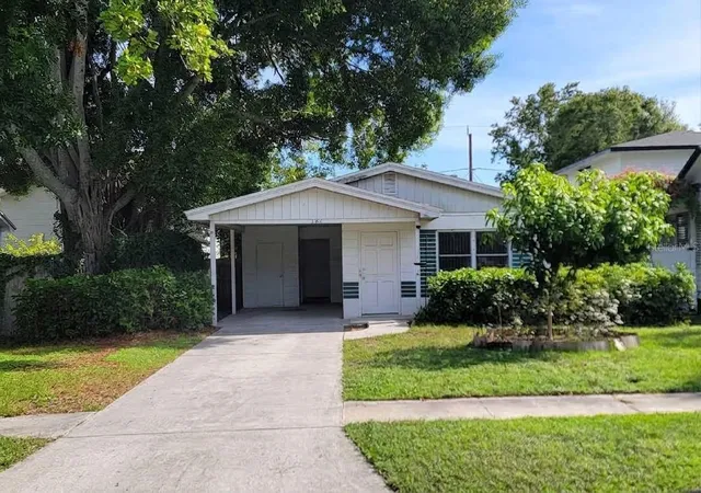 Photo 1 of Single family home for sale at 546 35th Avenue N, Saint Petersburg, FL 33704 | MLS# TB8548182 | Listing updated on 2026-09-15