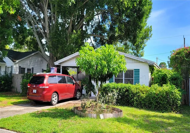 Photo 2 of Single family home for sale at 546 35th Avenue N, Saint Petersburg, FL 33704 | MLS# TB8548182 | Listing updated on 2026-09-13