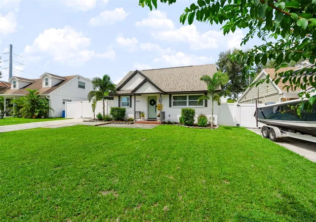 Photo 2 of Single family home for sale at 6660 27th Way N, Saint Petersburg, FL 33702 | MLS# TB8548183 | Listing updated on 2026-10-06