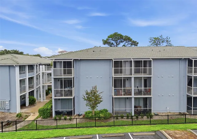 Photo 3 of Condo for sale at 115 Oyster Bay Cir #360, Altamonte Springs, FL 32701 | MLS# O6441400 | Listing updated on 2026-10-08