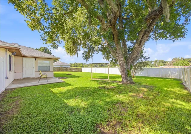 Photo 3 of Single family home for sale at 7926 W Ridge Pointe Dr, Lakeland, FL 33810 | MLS# OM732171 | Listing updated on 2026-10-01
