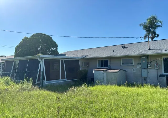 Photo 2 of Single family home for sale at 1515 Arrowhead Dr, Sun City Center, FL 33573 | MLS# TB8548190 | Listing updated on 2026-09-13