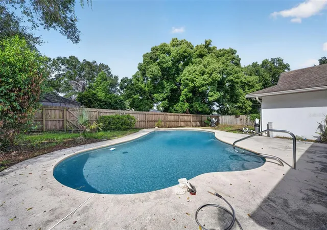 Photo 2 of Single family home for sale at 210 Jonesbury Ct, Longwood, FL 32779 | MLS# O6441405 | Listing updated on 2026-09-14