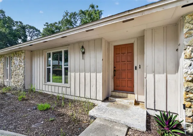 Photo 3 of Single family home for sale at 210 Jonesbury Ct, Longwood, FL 32779 | MLS# O6441405 | Listing updated on 2026-09-14