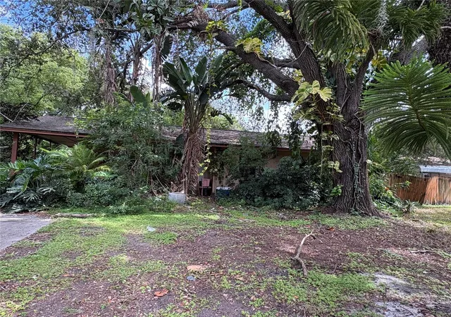 Photo 1 of Sale Pending at 102 13th Street Se, Ruskin, FL 33570 | MLS# TB8548199 | Listing updated on 2026-10-09