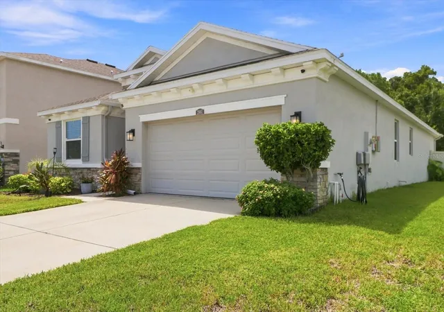 Photo 3 of Sale Pending at 2861 Storybrook Preserve Dr, Odessa, FL 33556 | MLS# W7889481 | Listing updated on 2026-09-22