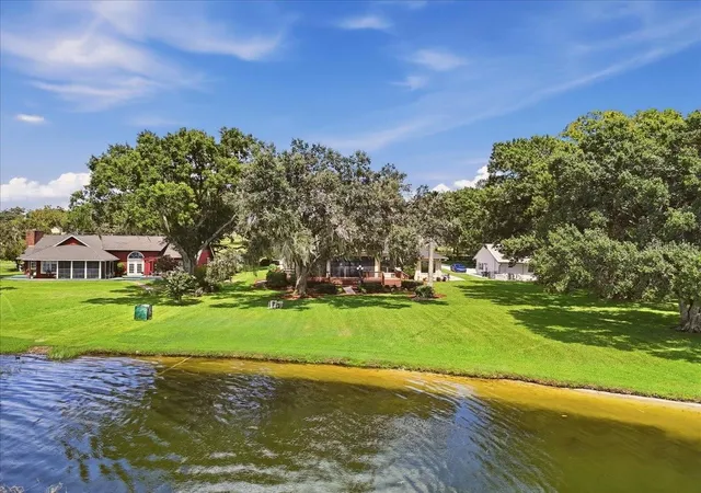 Photo 1 of Single family home for sale at 557 Sutton Rd, Auburndale, FL 33823 | MLS# L4965021 | Listing updated on 2026-09-19