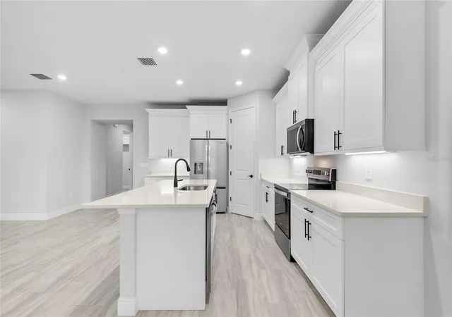 Photo 4 of Single family home for sale at 371 Miller Rd, Sanford, FL 32773 | MLS# O6441417 | Listing updated on 2026-10-02