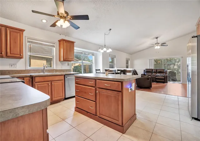 Photo 2 of Single family home for sale at 640 Lance Ct, Oviedo, FL 32765 | MLS# O6441429 | Listing updated on 2026-09-20