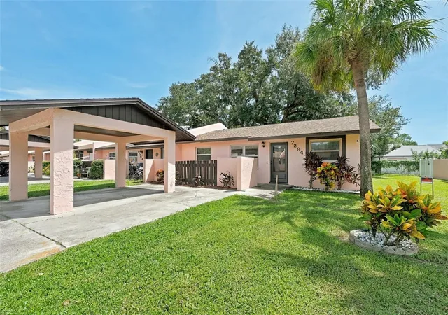 Photo 4 of Sale Pending at 7294 55th Avenue N, Saint Petersburg, FL 33709 | MLS# TB8548228 | Listing updated on 2026-10-09