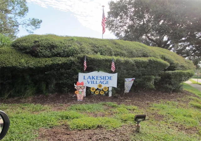 Photo 2 of Townhouse for sale at 4922 Grist Ml Cir, New Port Richey, FL 34655 | MLS# TB8548230 | Listing updated on 2026-09-21