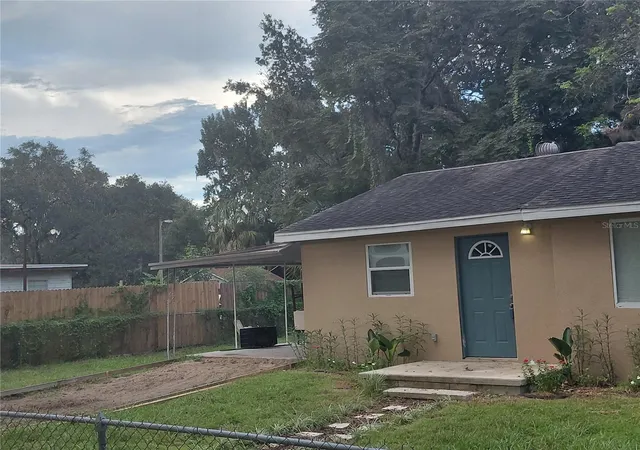 Photo 2 of Single family home for sale at 11617 Grovewood Ave, Thonotosassa, FL 33592 | MLS# TB8548234 | Listing updated on 2026-10-09