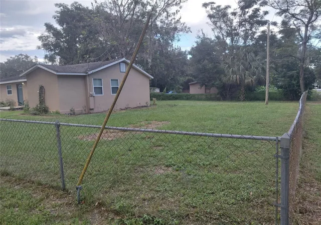 Photo 3 of Single family home for sale at 11617 Grovewood Ave, Thonotosassa, FL 33592 | MLS# TB8548234 | Listing updated on 2026-10-09