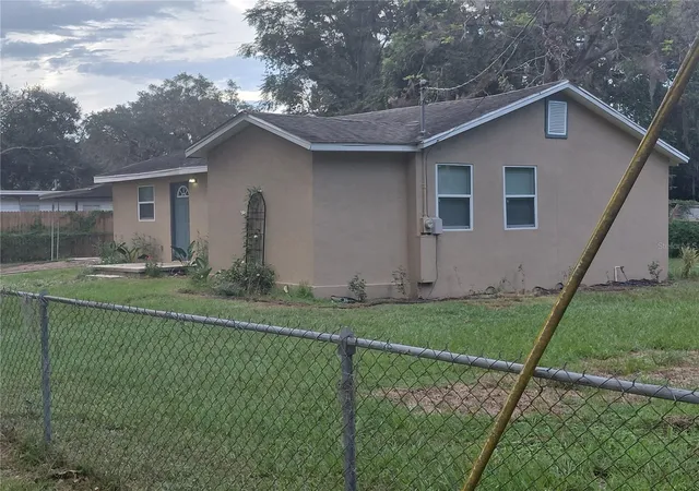 Photo 4 of Single family home for sale at 11617 Grovewood Ave, Thonotosassa, FL 33592 | MLS# TB8548234 | Listing updated on 2026-10-09